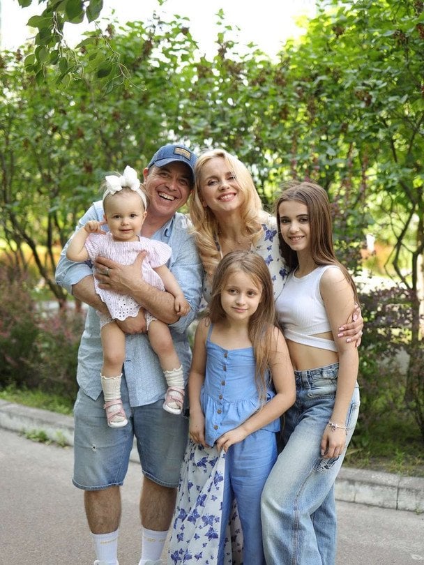 Чоловік Лілії Ребрик зробив зачіску доньці і розчулив усіх