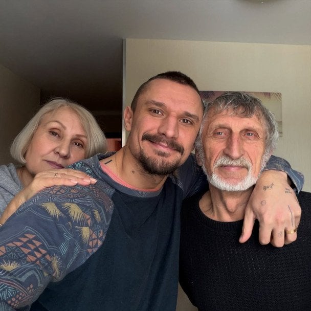 Тарас Цимбалюк порадував батьків подорожжю до Італії