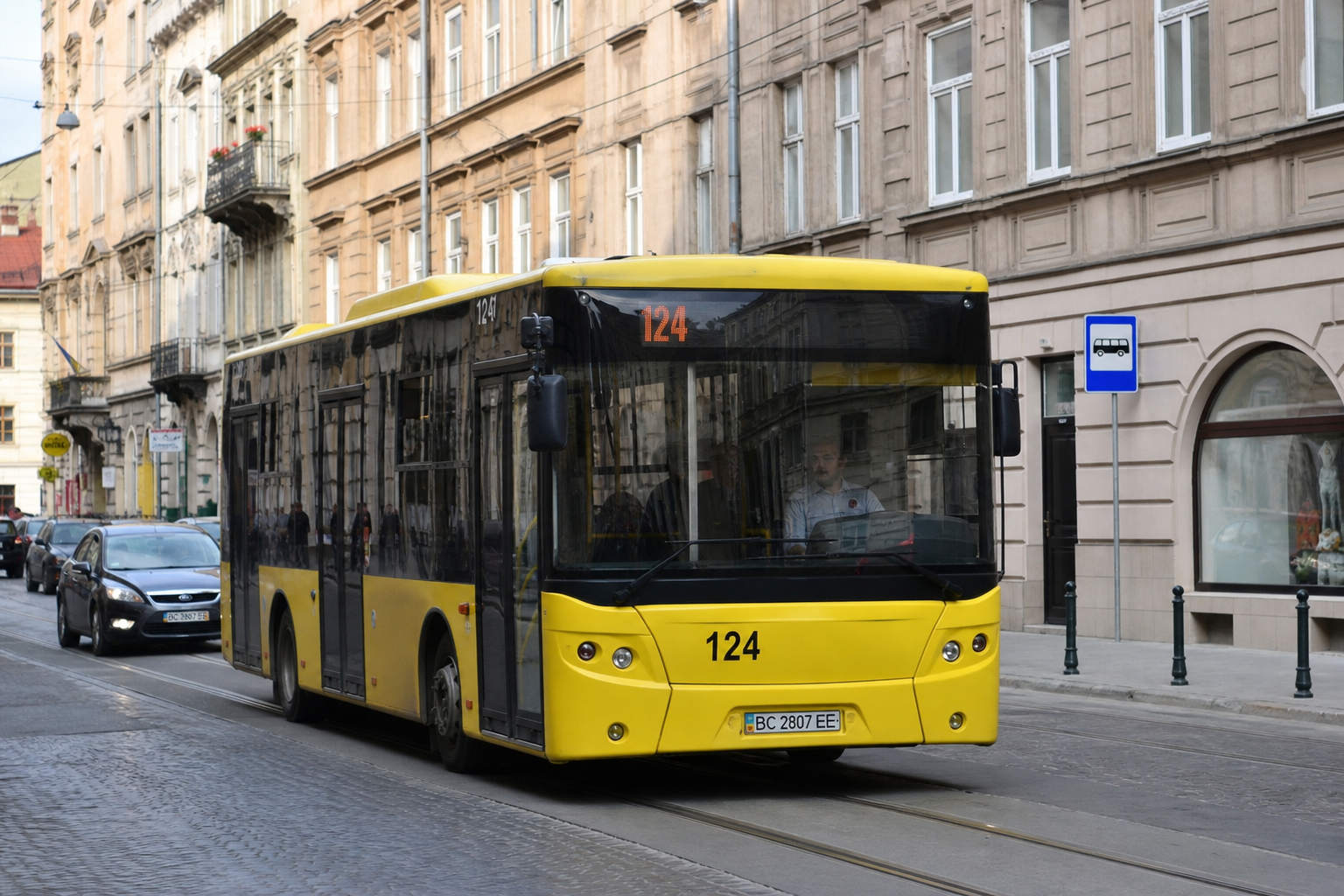 124 автобус (Автостанція №2 - с. Сулимів) на фоні Львів