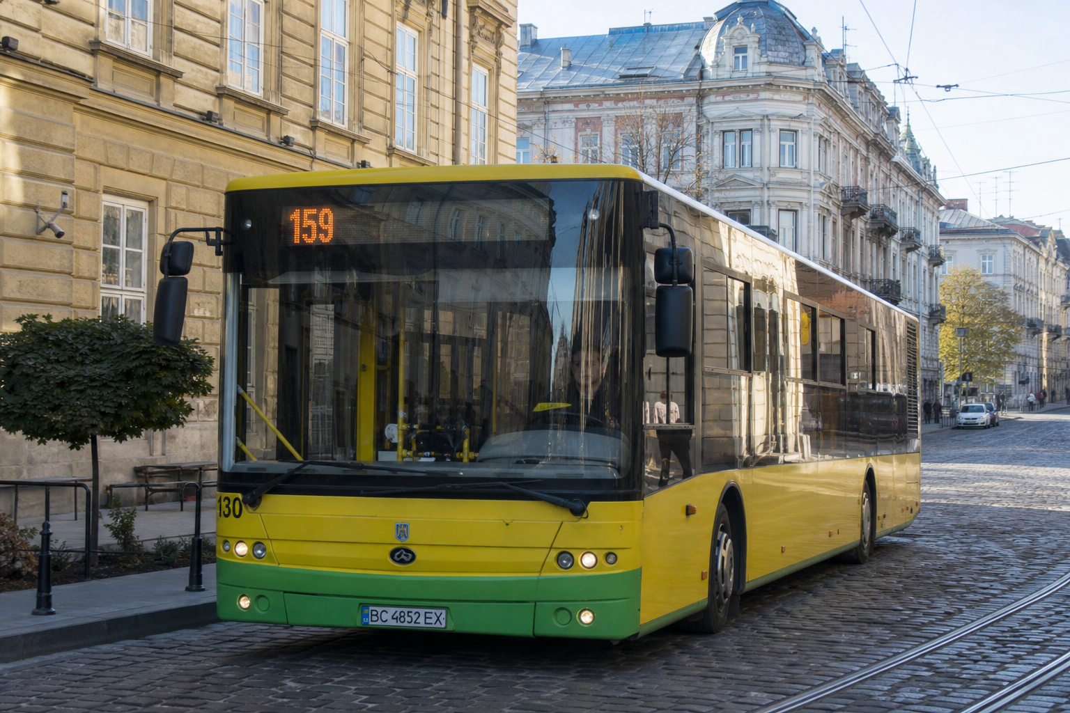 159 автобус (Дрогобич (Автостанція "2") - с. Станиля (через Трускавець)) на фоні Львів