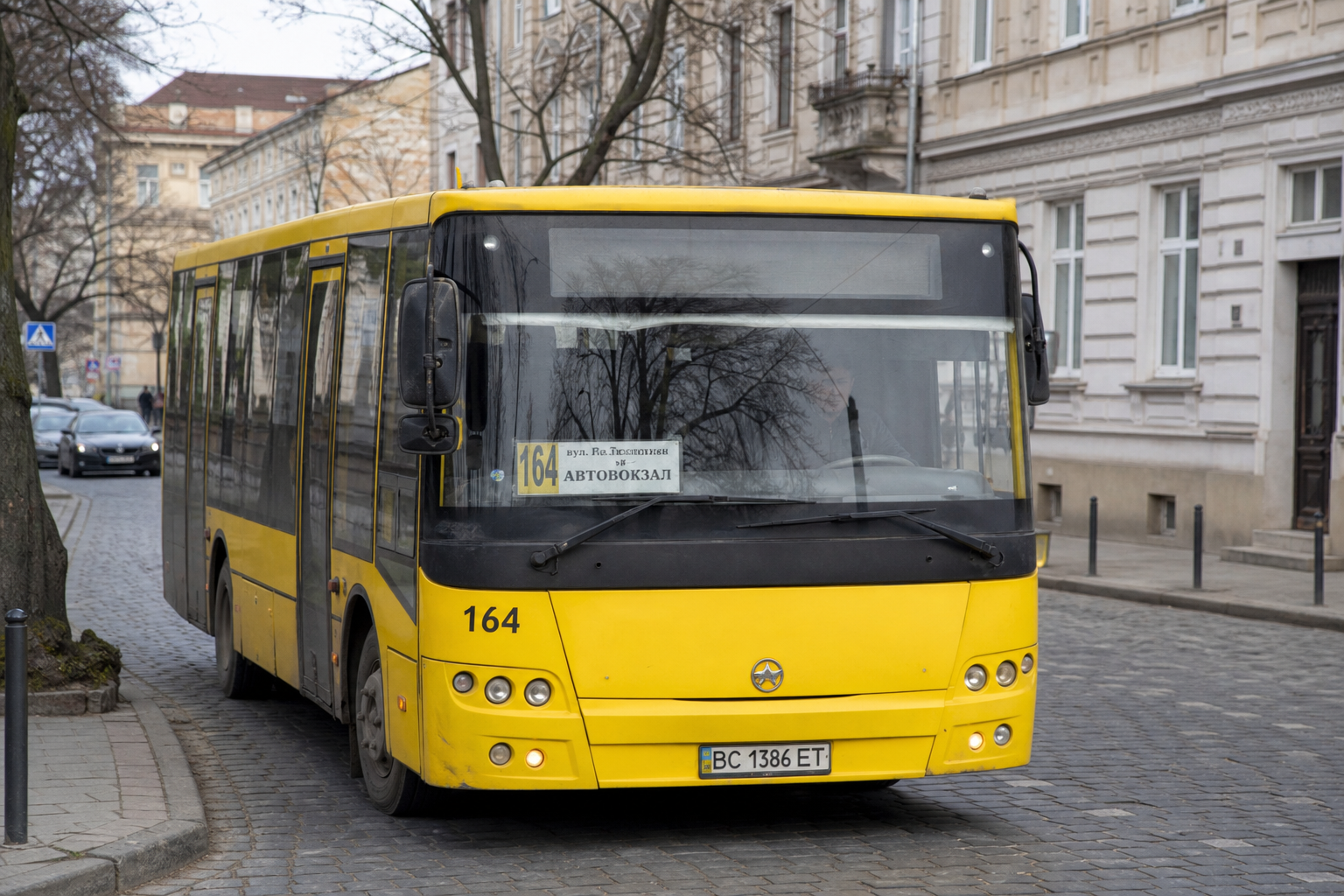 164 автобус (Автостанція №6 - с. Журавники) на фоні Львів