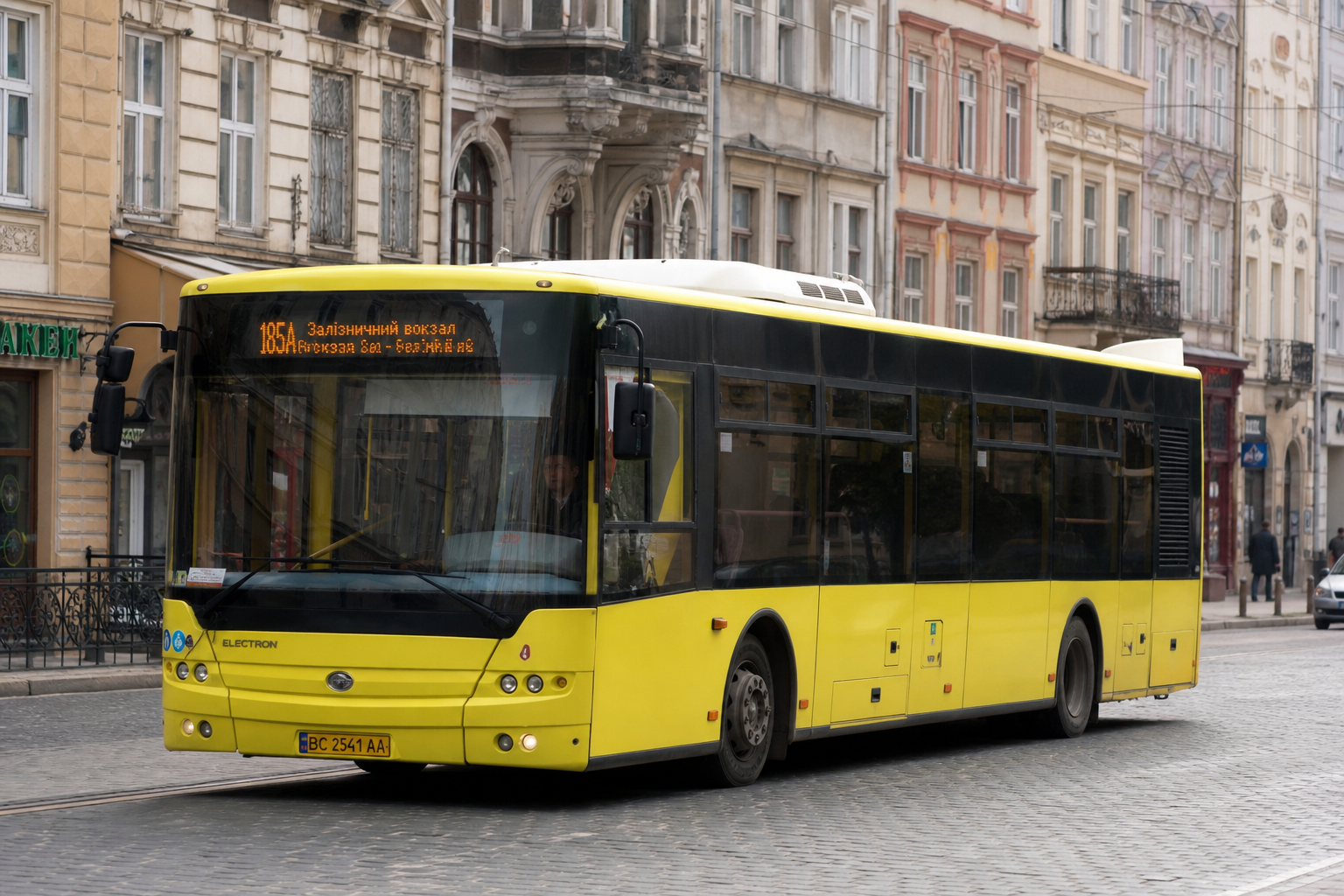 185А автобус (Автостанція №3 - с. Мальчиці) на фоні Львів