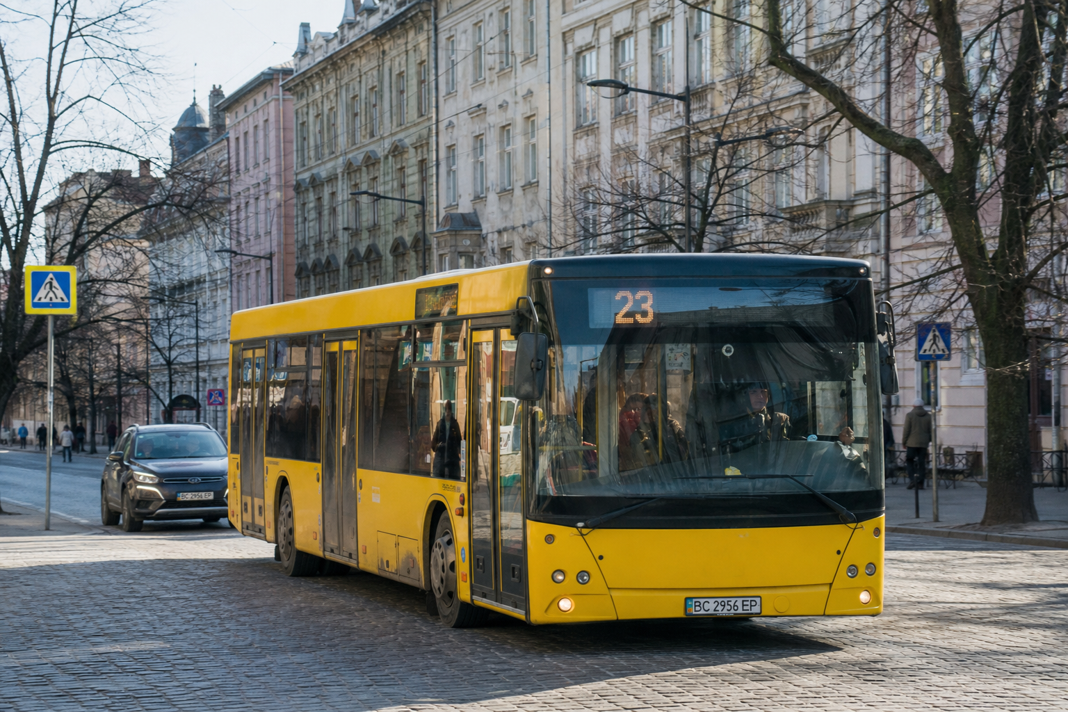 23 автобус (Суботівська - Тракт Глинянський) на фоні Львів