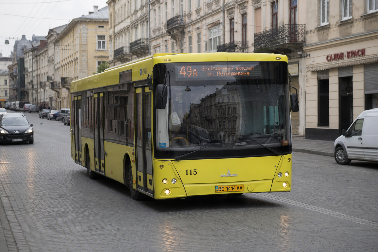 49а автобус (Рясне-2 - Залізничний вокзал) на фоні Львів