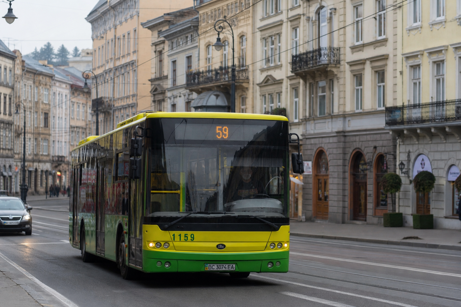 59 автобус (Під Дубом - Зарудці) на фоні Львів