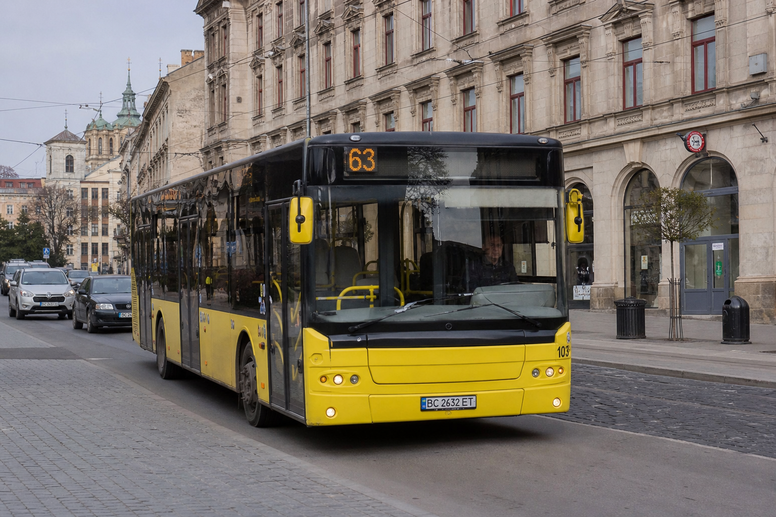 63 автобус (Під Дубом - Воля-Гомулецька) на фоні Львів