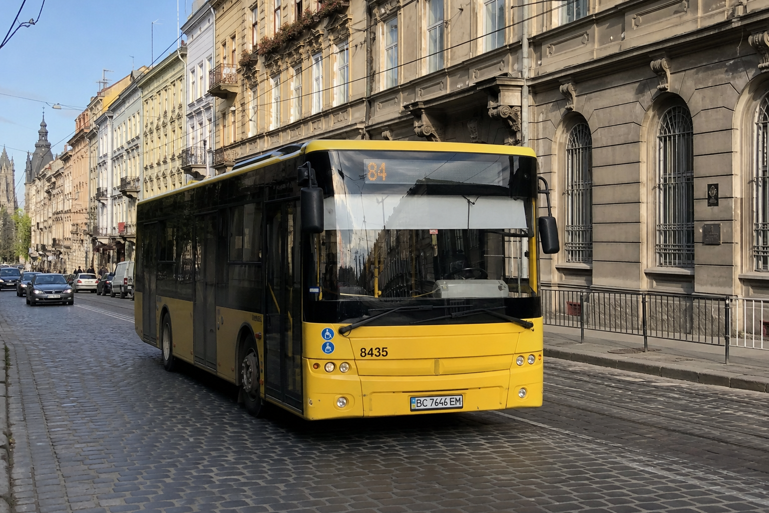 84 автобус (Рудно - Щурата) на фоні Львів